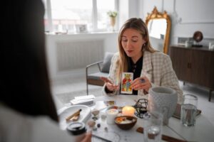 Trusted Psychic Advisors: 7 Signs You’re Speaking With a Professional Psychic Reader